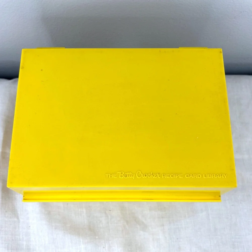 Vintage Betty Crocker Recipe Card Library Yellow Plastic Box 1970s Complete Set